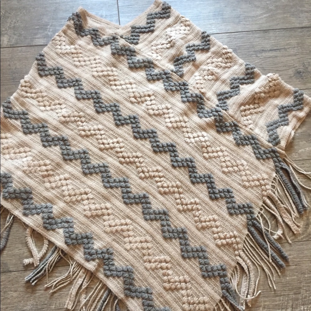 Ruyi poncho